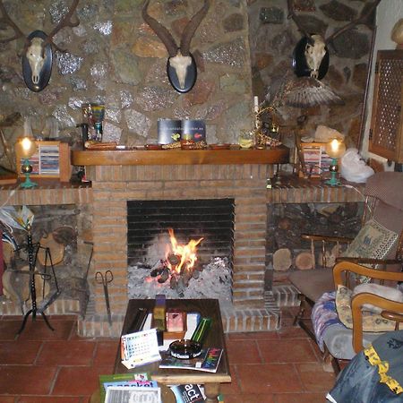 Alojamiento Rural La Caseria De Piedra Restaurante เฮน ภายนอก รูปภาพ