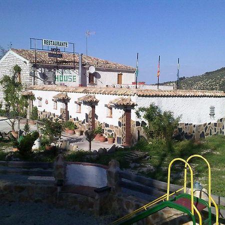 Alojamiento Rural La Caseria De Piedra Restaurante เฮน ภายนอก รูปภาพ