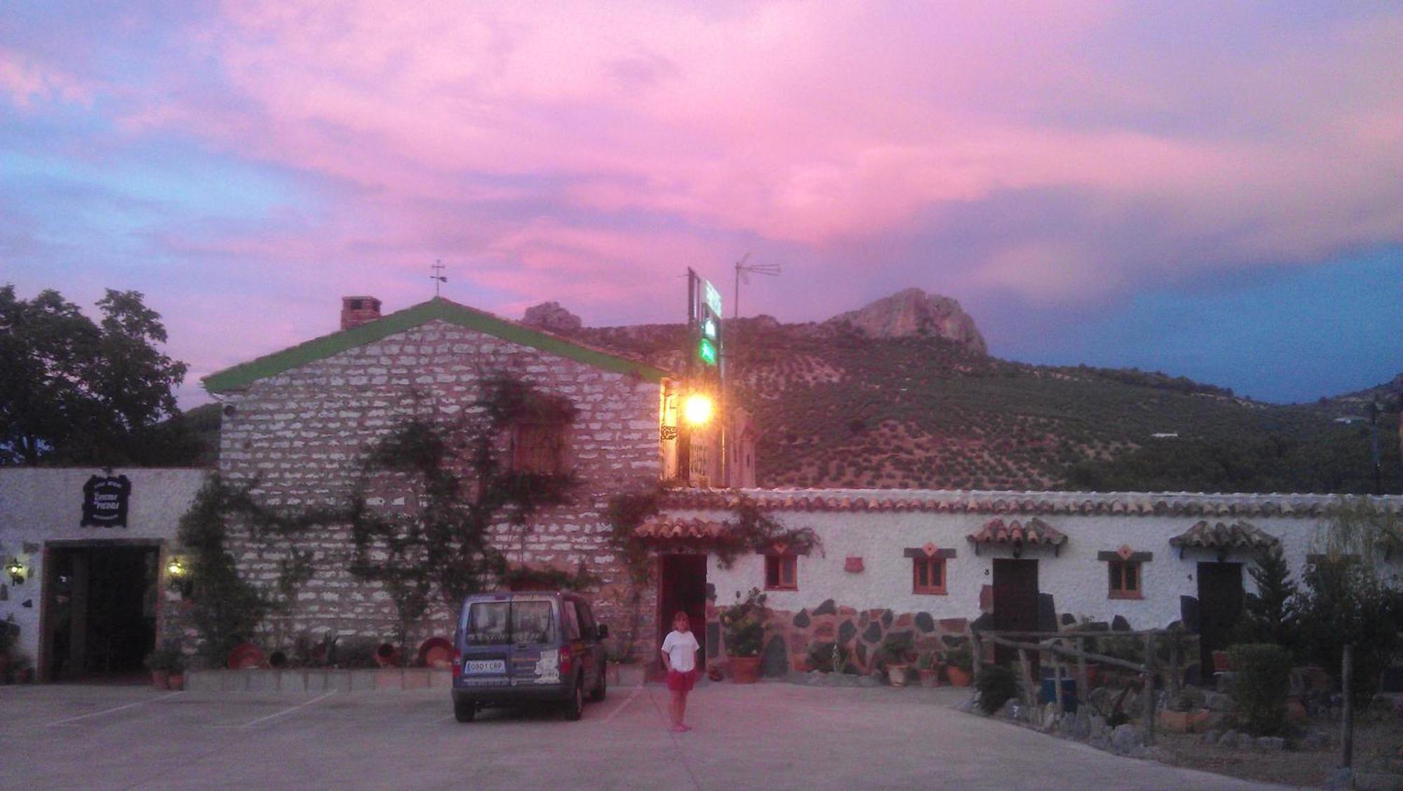 Alojamiento Rural La Caseria De Piedra Restaurante เฮน ภายนอก รูปภาพ
