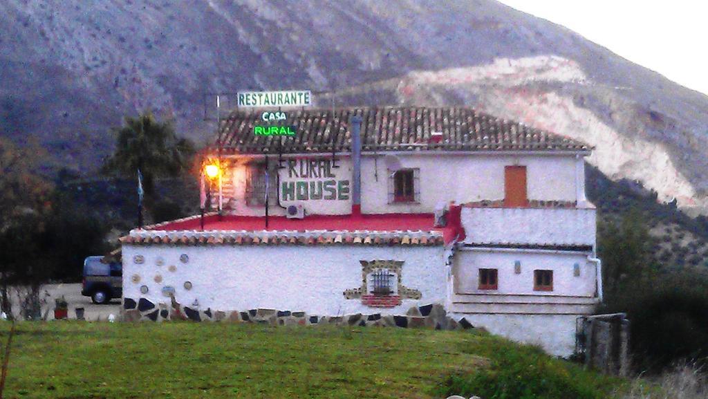 Alojamiento Rural La Caseria De Piedra Restaurante เฮน ภายนอก รูปภาพ