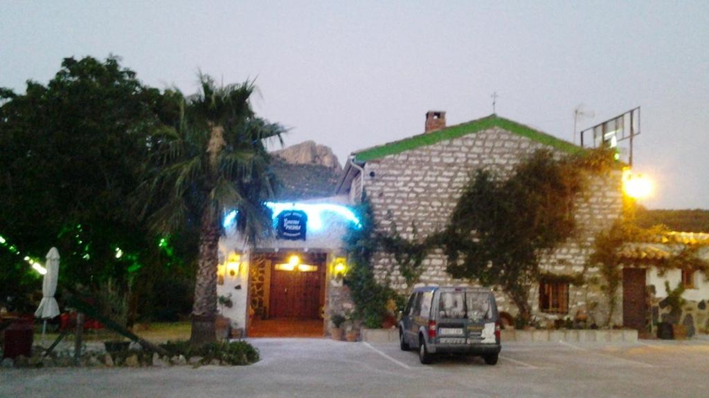 Alojamiento Rural La Caseria De Piedra Restaurante เฮน ภายนอก รูปภาพ