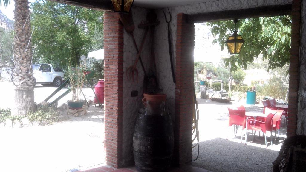 Alojamiento Rural La Caseria De Piedra Restaurante เฮน ภายนอก รูปภาพ