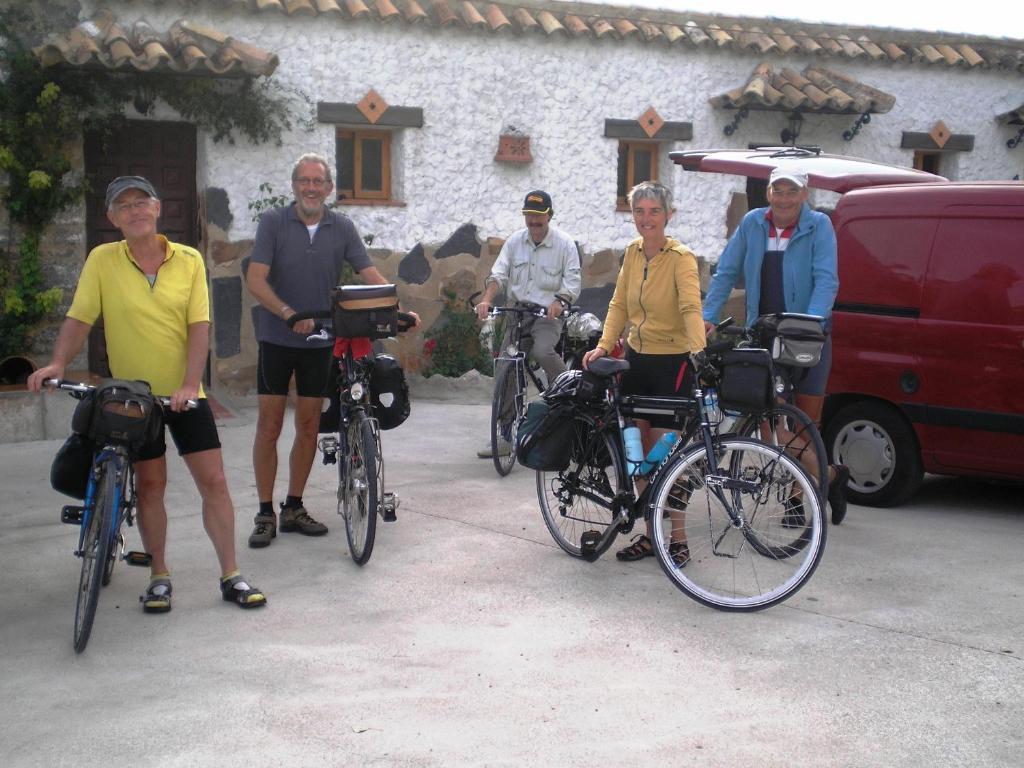 Alojamiento Rural La Caseria De Piedra Restaurante เฮน ภายนอก รูปภาพ