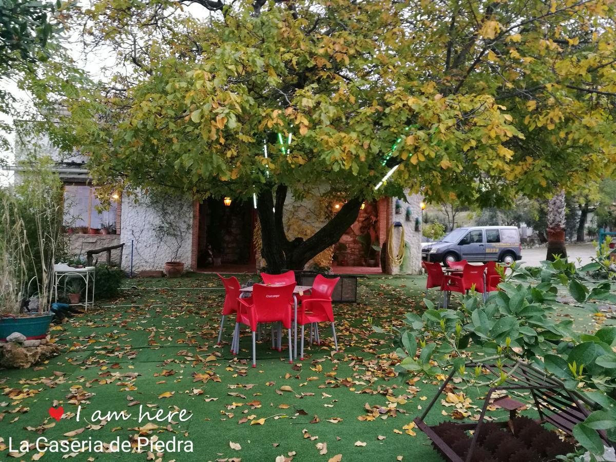 Alojamiento Rural La Caseria De Piedra Restaurante เฮน ภายนอก รูปภาพ