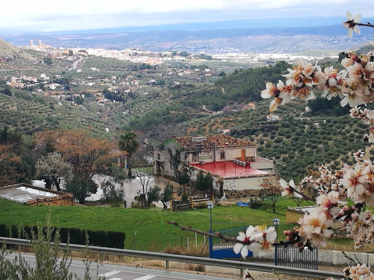 Alojamiento Rural La Caseria De Piedra Restaurante เฮน ภายนอก รูปภาพ