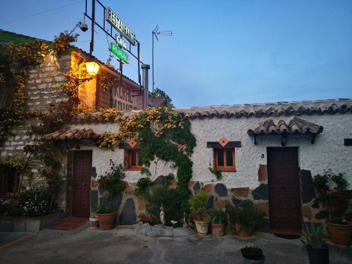 Alojamiento Rural La Caseria De Piedra Restaurante เฮน ภายนอก รูปภาพ