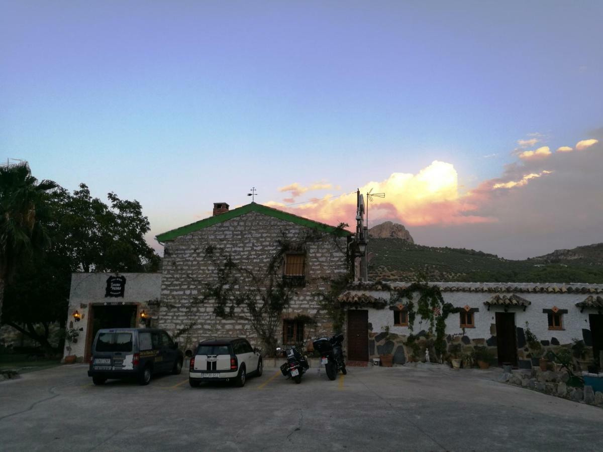 Alojamiento Rural La Caseria De Piedra Restaurante เฮน ภายนอก รูปภาพ